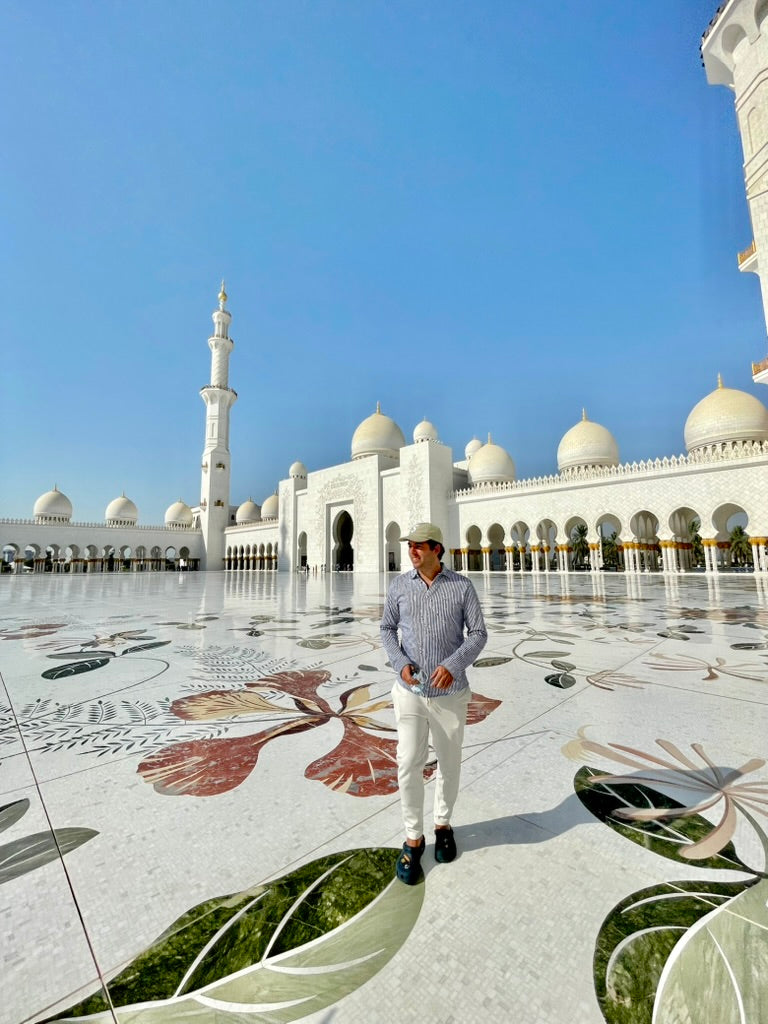 Luigi, fondateur de Delune, à la Grande Mosquée Sheikh Zayed d’Abou Dhabi